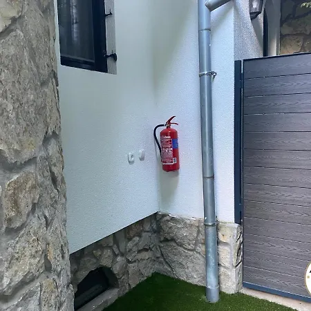 ヴィラ Arttrend Luxury ティハニ